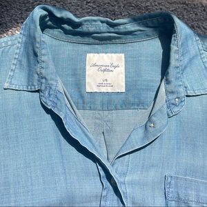 American Eagle Chambray Button Down Shirt